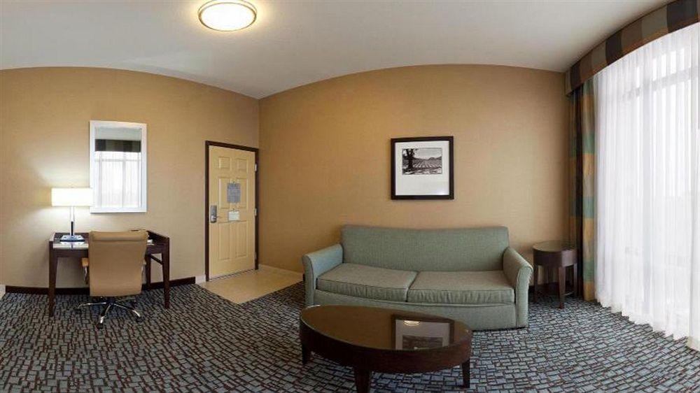 Holiday Inn Express & Suites Salinas By Ihg Exterior foto