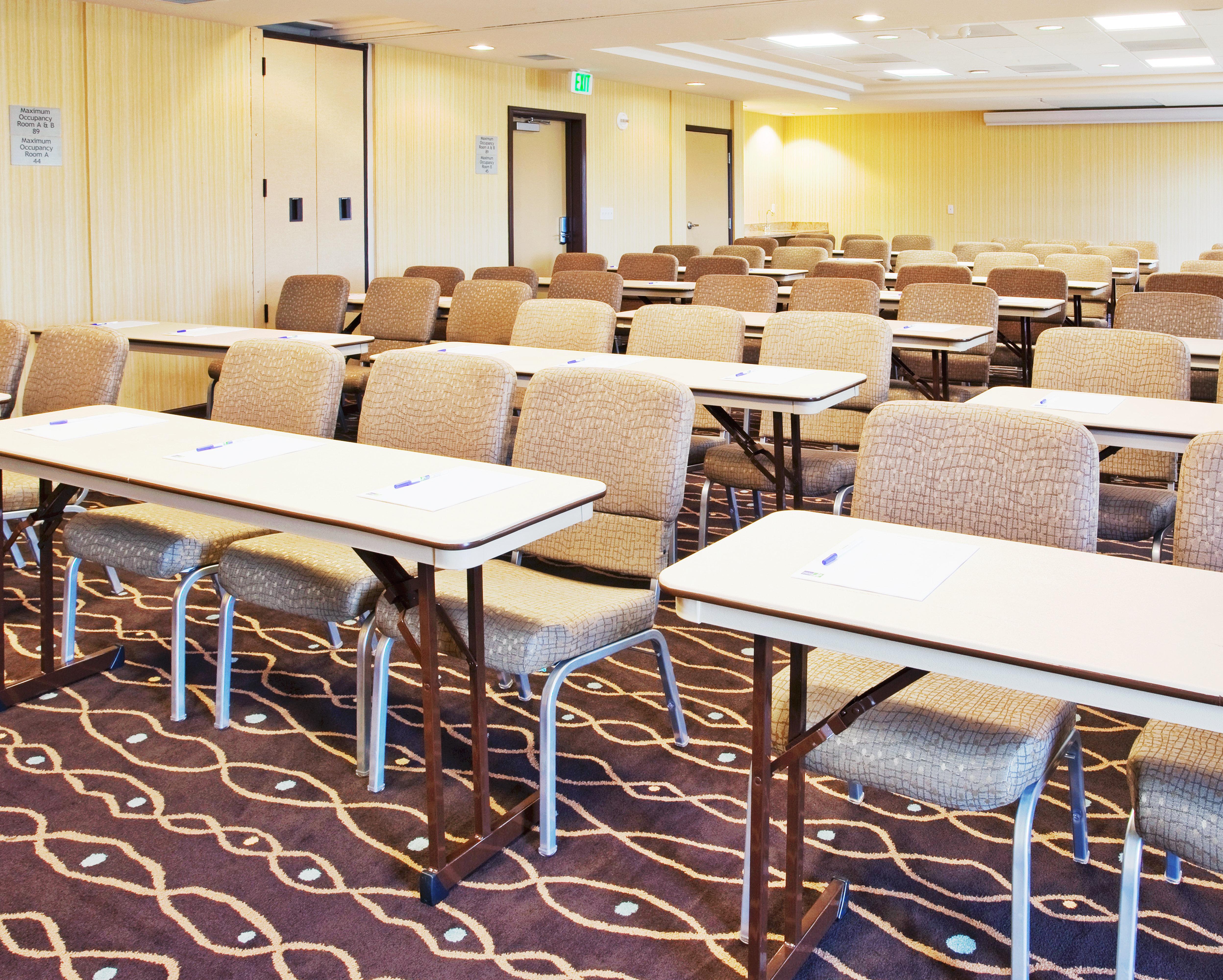 Holiday Inn Express & Suites Salinas By Ihg Exterior foto
