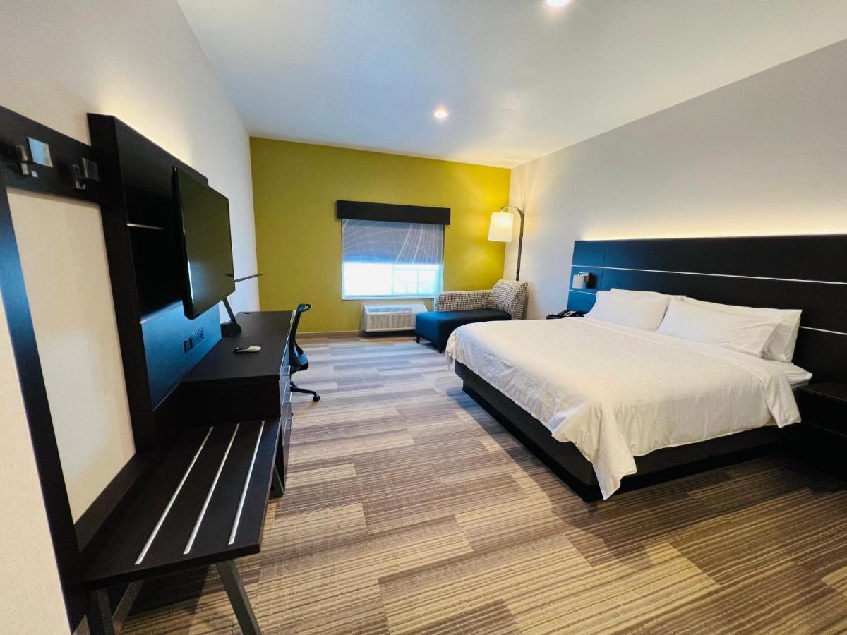 Holiday Inn Express & Suites Salinas By Ihg Exterior foto