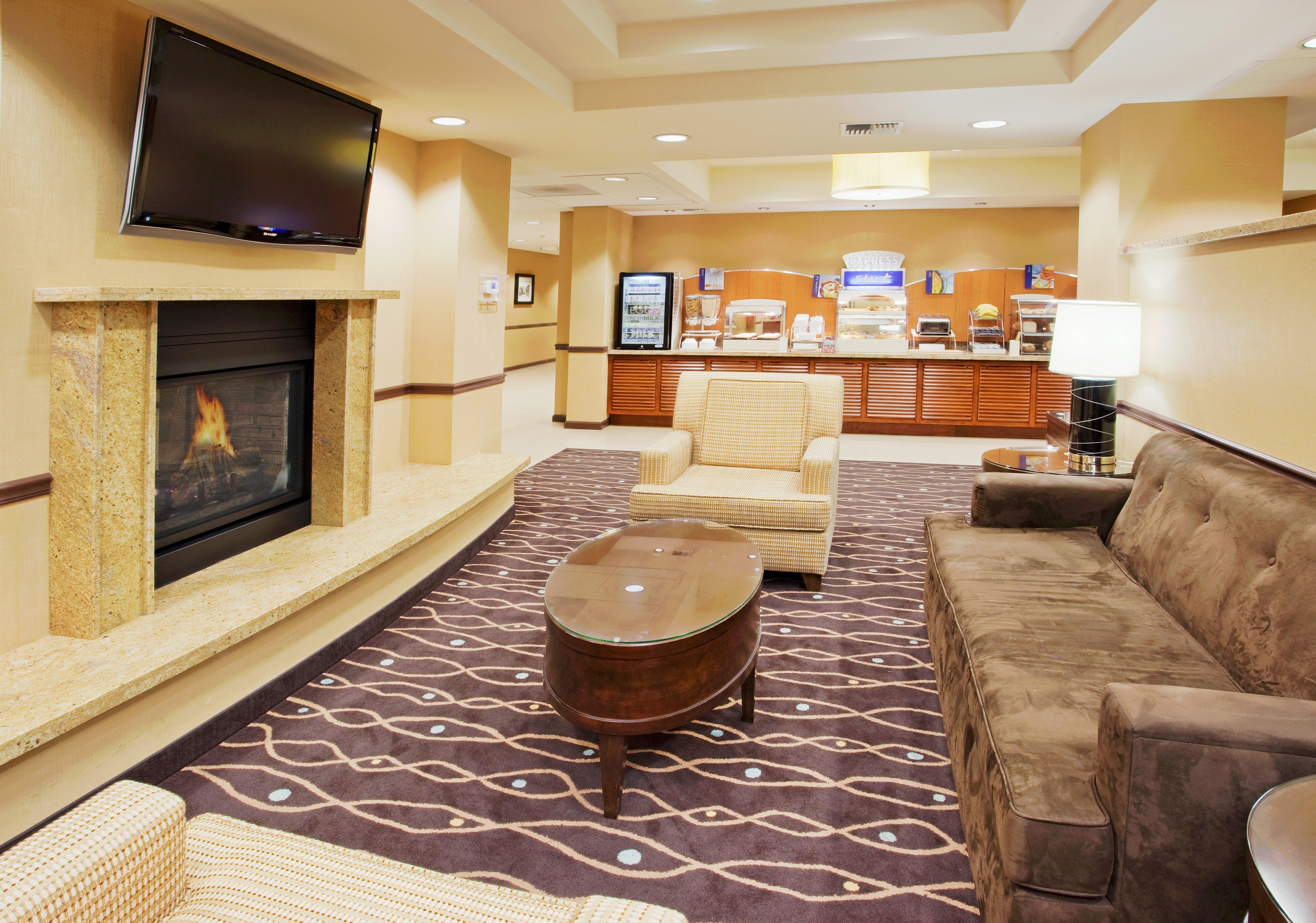 Holiday Inn Express & Suites Salinas By Ihg Exterior foto
